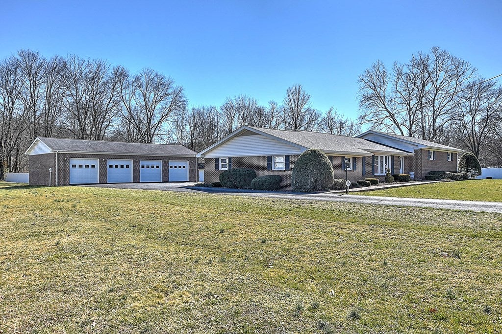509 Bottom Road Raven, VA 24639 - Photo 2 of 28 Gallery Image 2