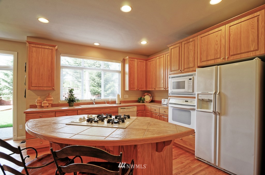 3310 175th Street Southeast Bothell, WA 98012 - Photo 6 of 25
