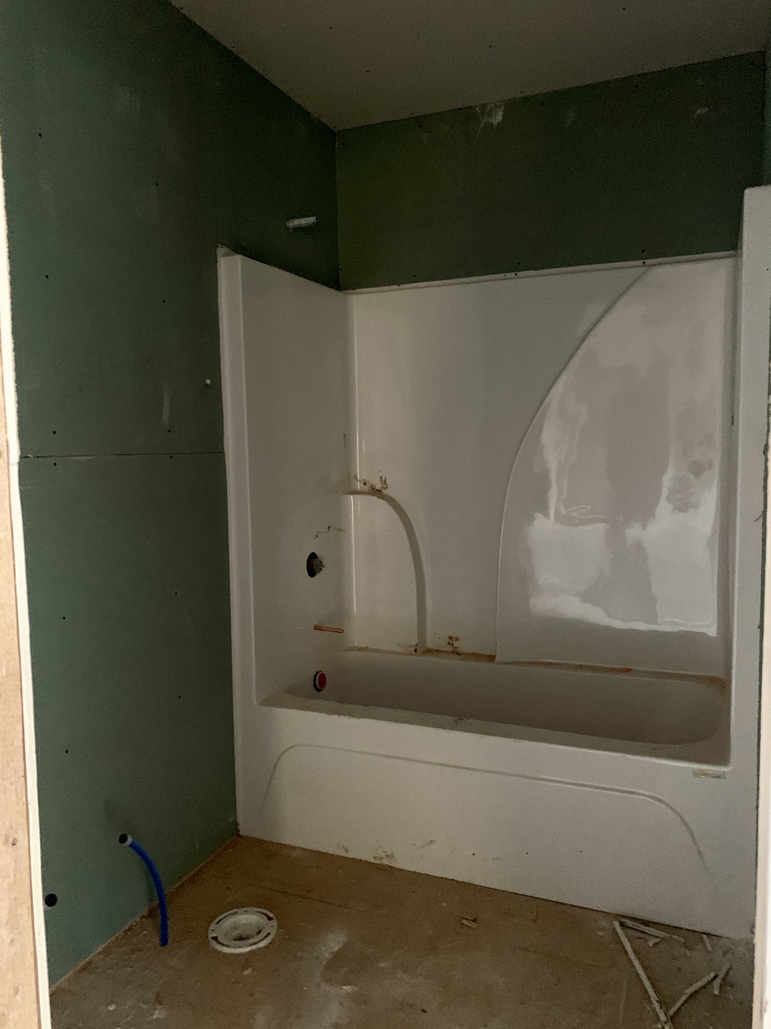 111 Perdue Cemetery Road Portland, TN 37148 - Photo 14 of 15 a bathroom with a bathtub