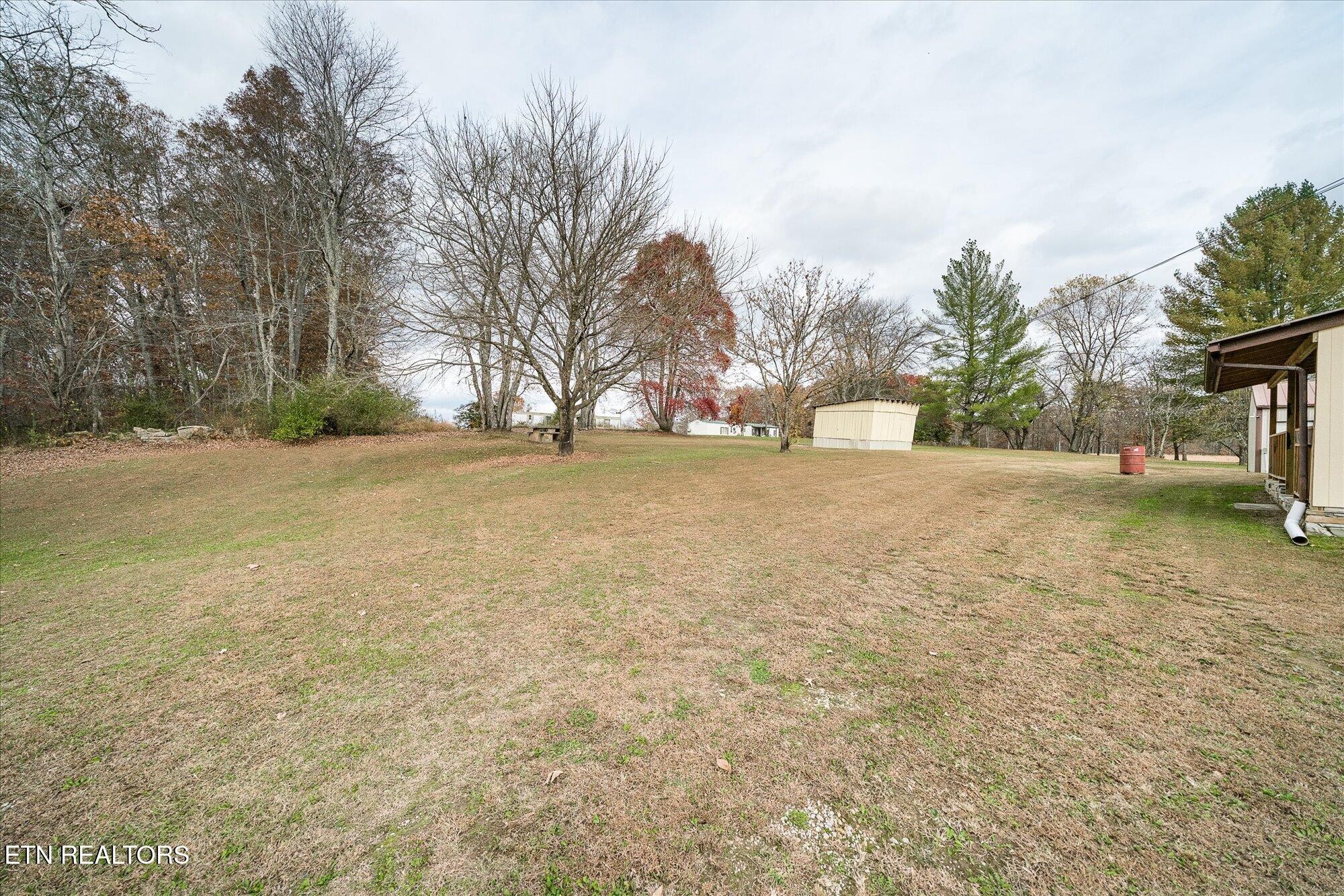 409 West Loop Road Sparta, TN 38583 - Photo 28 of 38 a view of patio and yard