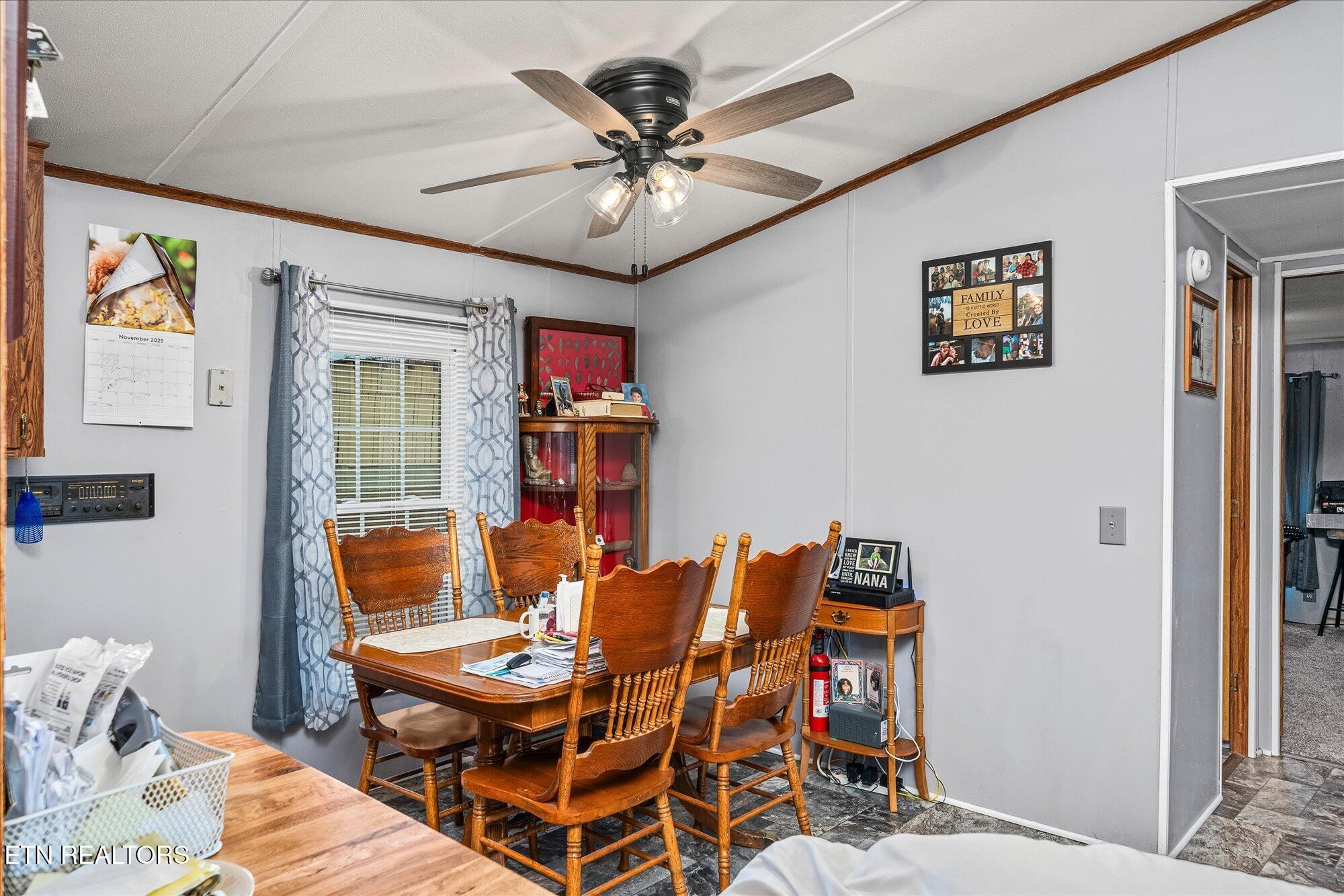 409 West Loop Road Sparta, TN 38583 - Photo 9 of 38 a dining room with furniture and window