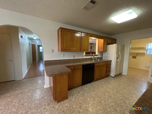 $1,250 | 3422 Chisholm Trail, Killeen, TX 76542