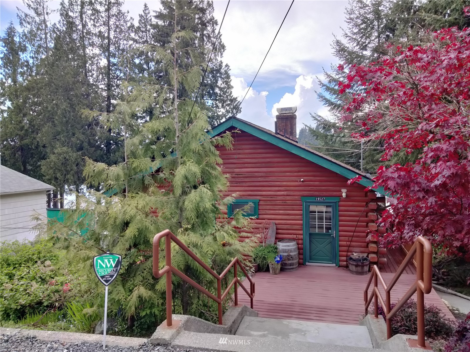 19527 Lerch Road Snohomish, WA 98290 - Photo 2 of 39 a pathway of a house with a yard