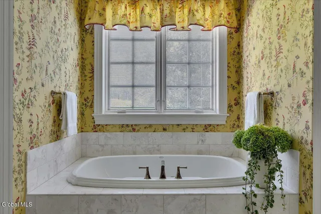 $1,599,900 | 44 Turner Lane, Colonie, NY 12211