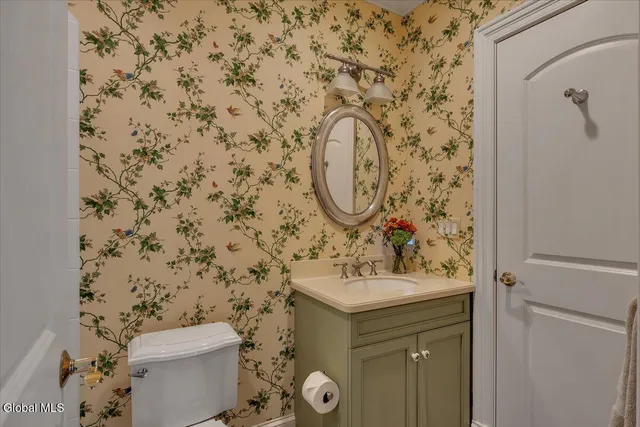 $1,599,900 | 44 Turner Lane, Colonie, NY 12211