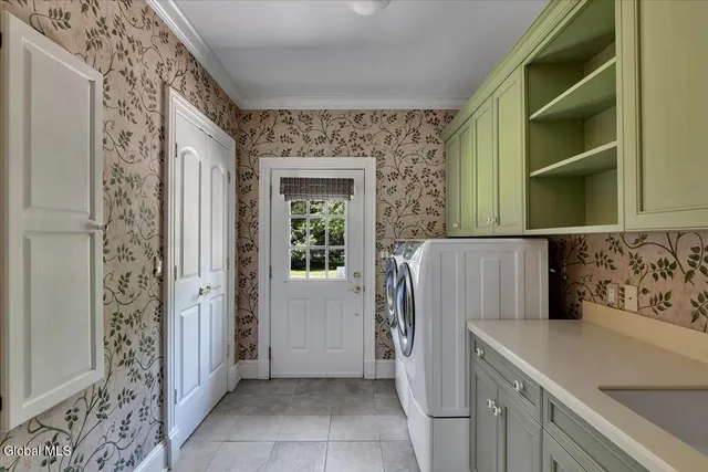 $1,599,900 | 44 Turner Lane, Colonie, NY 12211