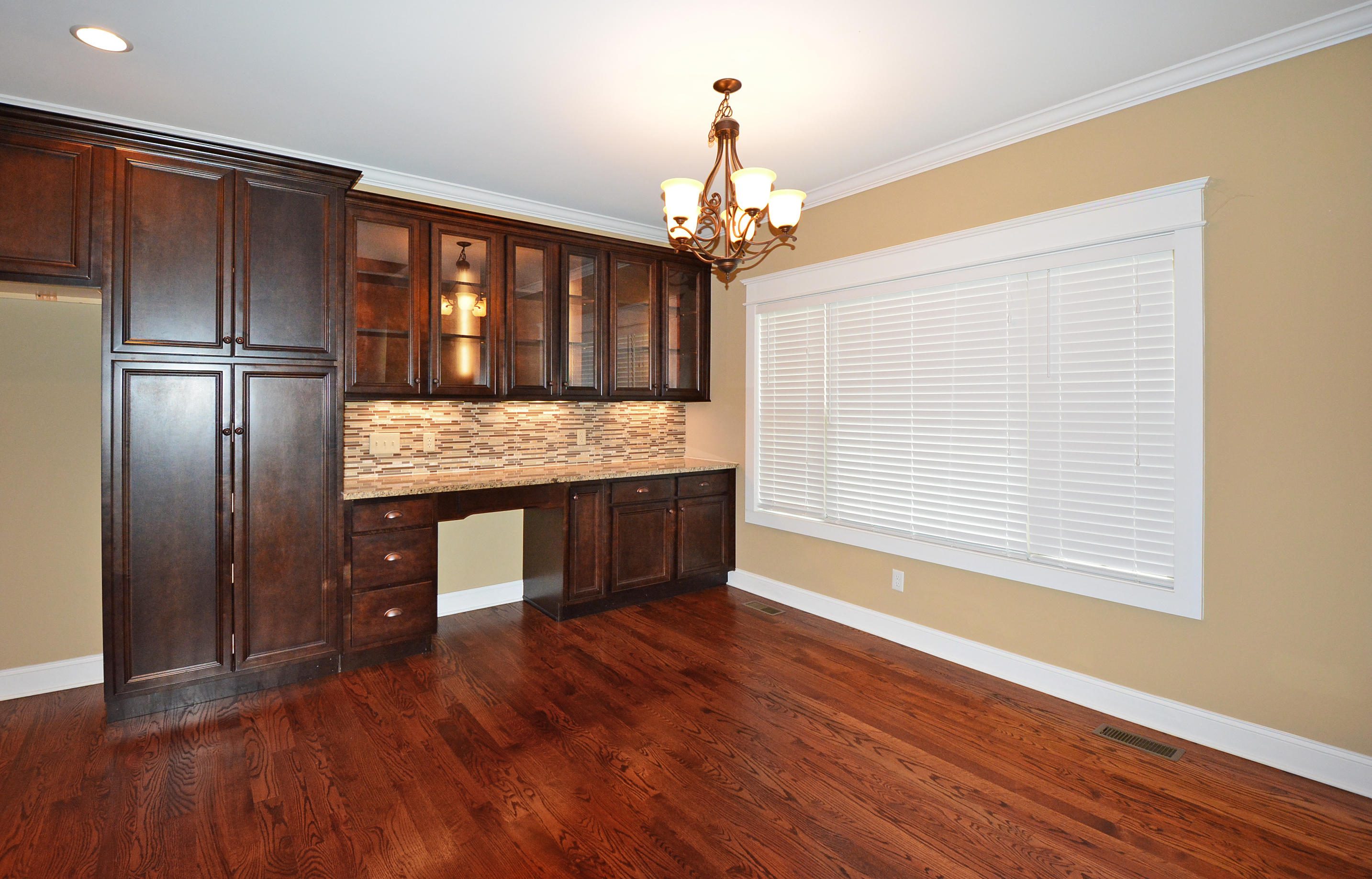 5653 Frontage Road Northwest Cleveland, TN 37312 - Photo 6 of 16 Dining Area