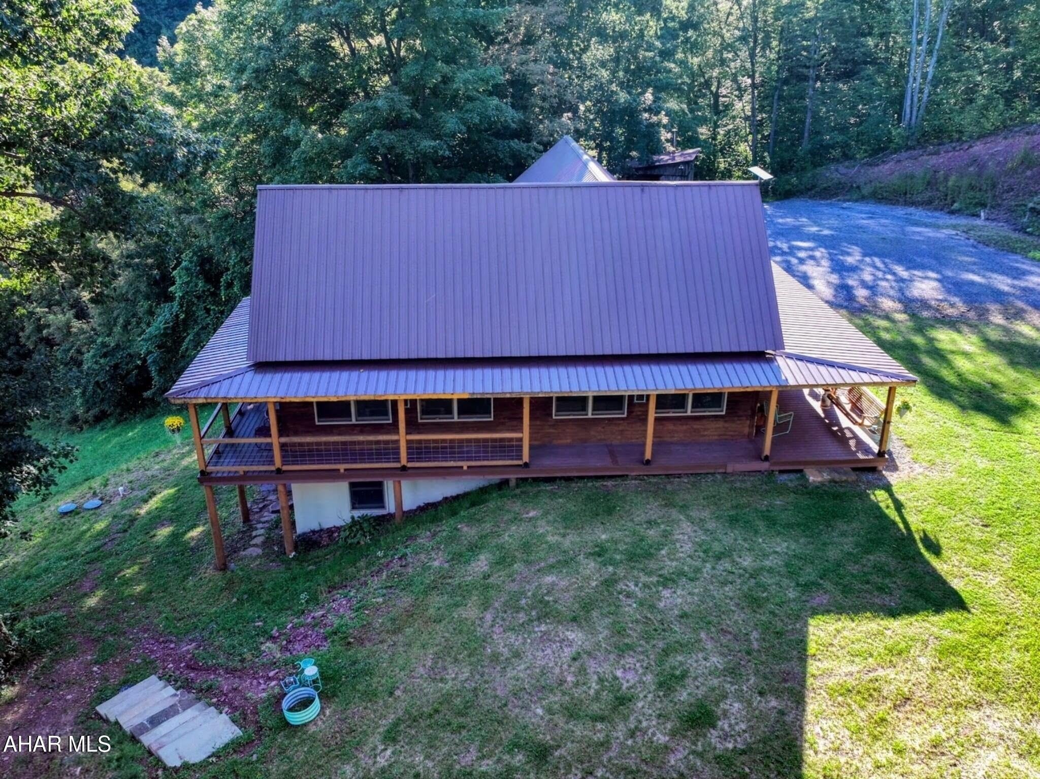 1077 Queen Road Claysburg, PA 16625 - Photo 9 of 136 Gallery Image 9