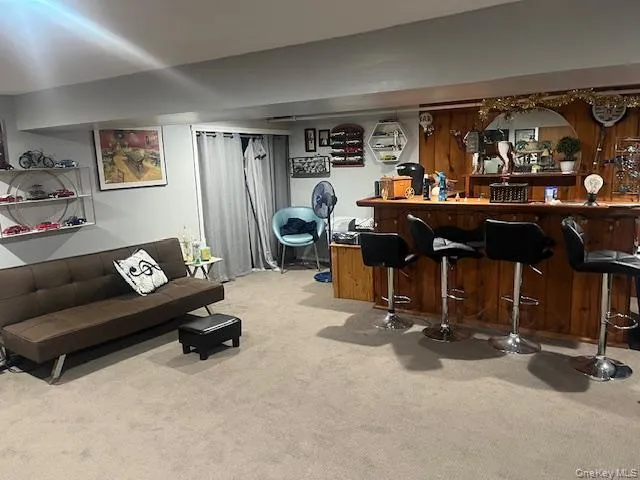 $599,000 | 330 Florida Avenue, Copiague, NY 11726