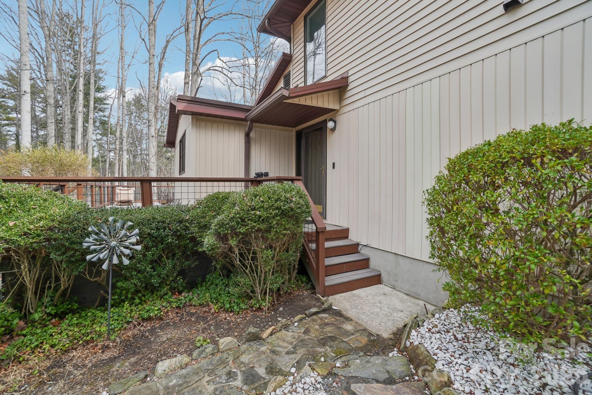 623 Owensby Road Hendersonville, NC 28792 - Photo 3 of 48