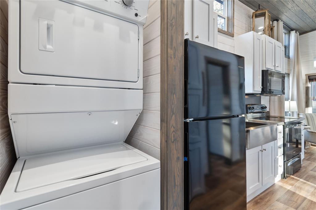 6801 Fm 1616 Athens, TX 75752 - Photo 20 of 28 a close up view of washer and dryer