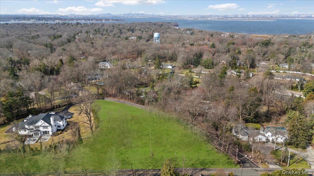 36 Cow Neck Road Sands Point, NY 11050 - Photo 15 of 18 Gallery Image 15