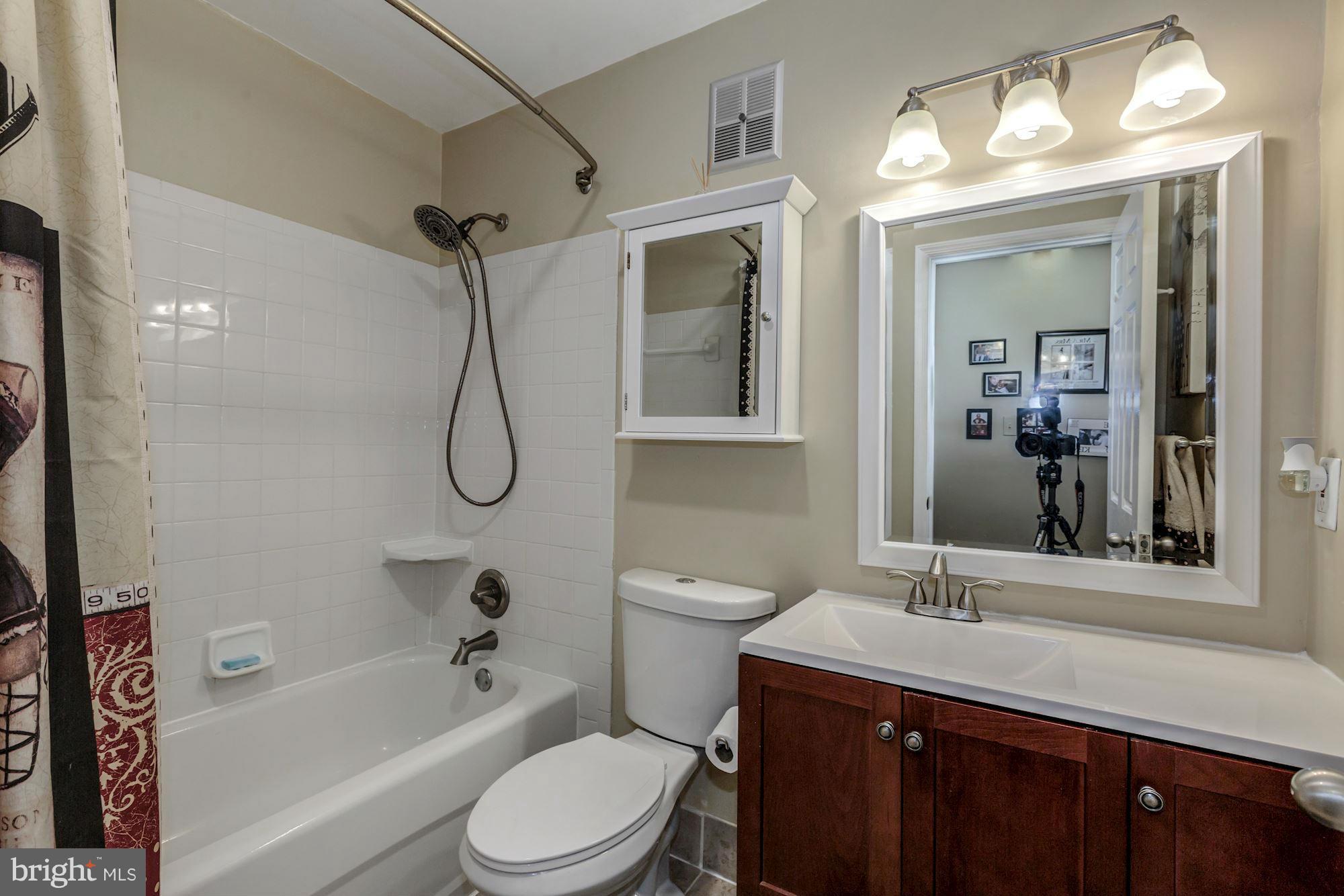 3279 Sutton Place Northwest, Unit D Washington, DC 20016 - Photo 3 of 13 Bath