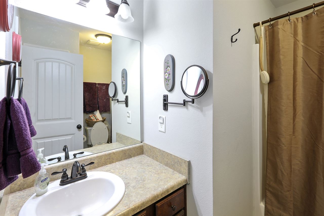 1413 Thames Drive Foley, AL 36535 - Photo 9 of 16 Guest Bath