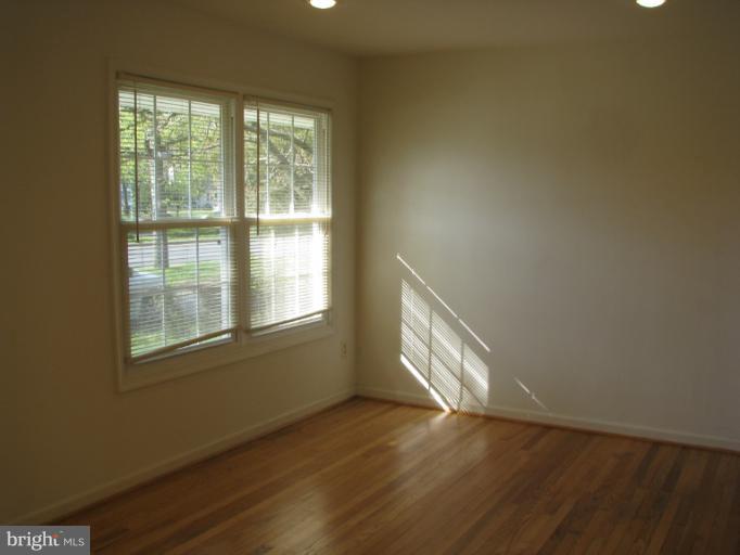 7117 Decatur Street Hyattsville, MD 20784 - Photo 23 of 26 Living Room