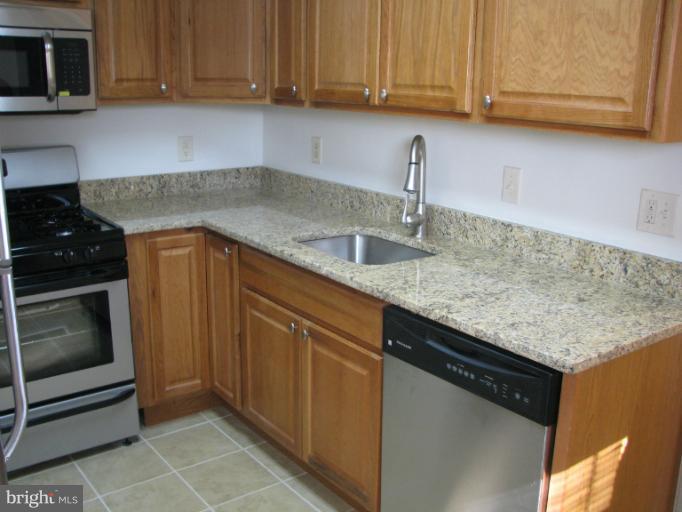 7117 Decatur Street Hyattsville, MD 20784 - Photo 4 of 26 Kitchen