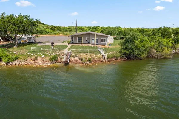 $199,000 | 894 West Moonshine Road, Seymour, TX 76380