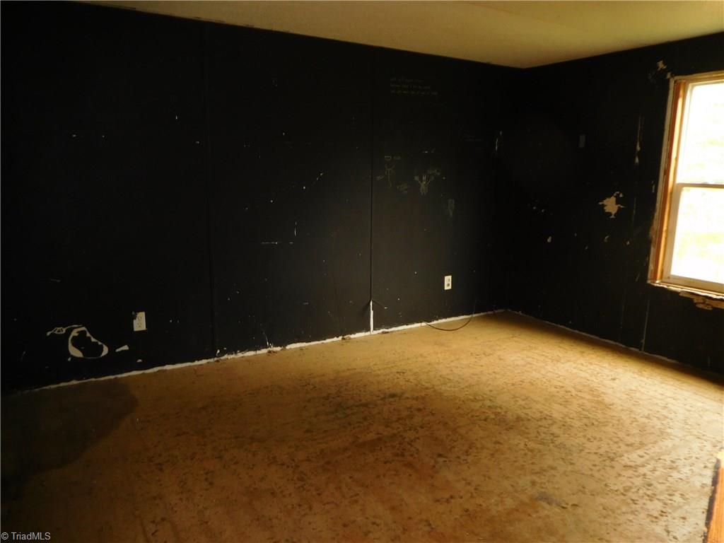4011 Oak Tree Road Asheboro, NC 27205 - Photo 12 of 15 Gallery Image 12