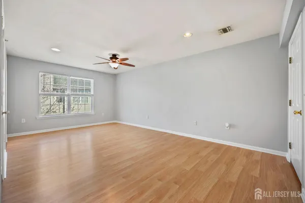 $454,000 | 189 Sunshine Drive, Piscataway, NJ 08854