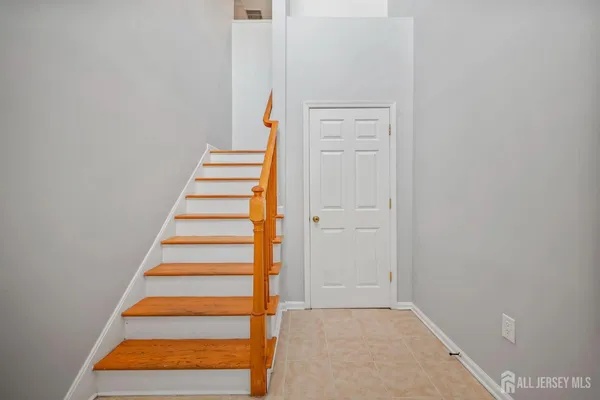 $454,000 | 189 Sunshine Drive, Piscataway, NJ 08854