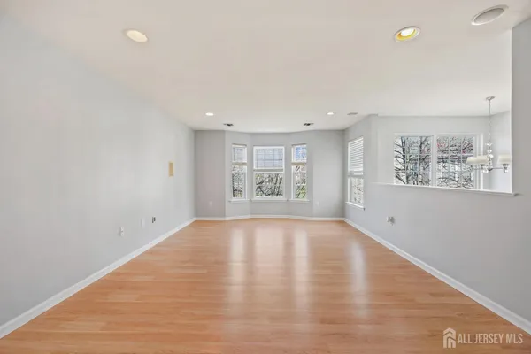 $454,000 | 189 Sunshine Drive, Piscataway, NJ 08854