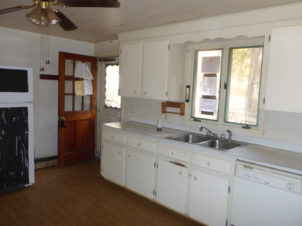 325 Chestnut Hill Road Rochester, NH 03867 - Photo 7 of 12