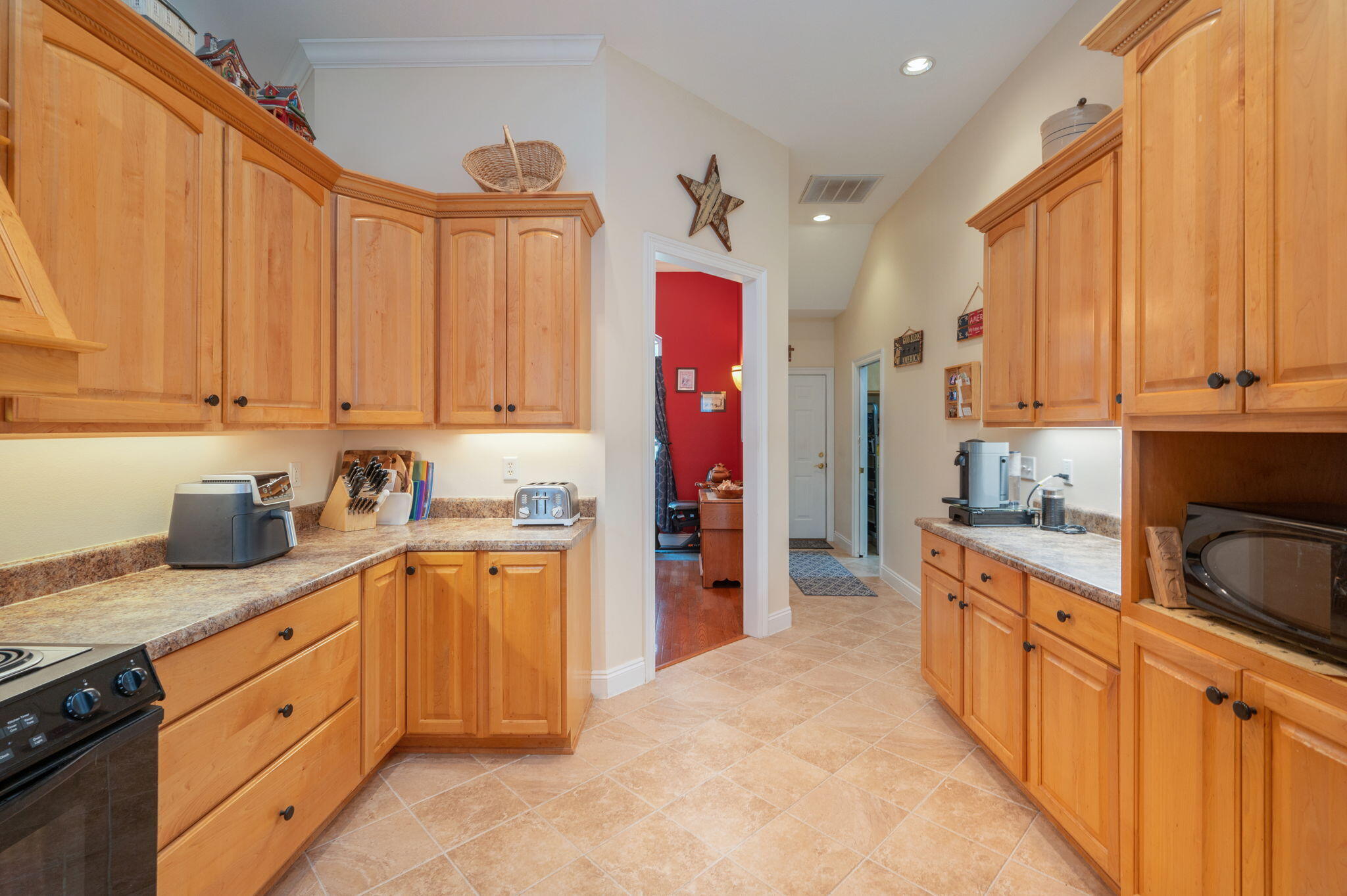 6199 Lake Ella Road Crestview, FL 32539 - Photo 17 of 58 Oak Cabinets