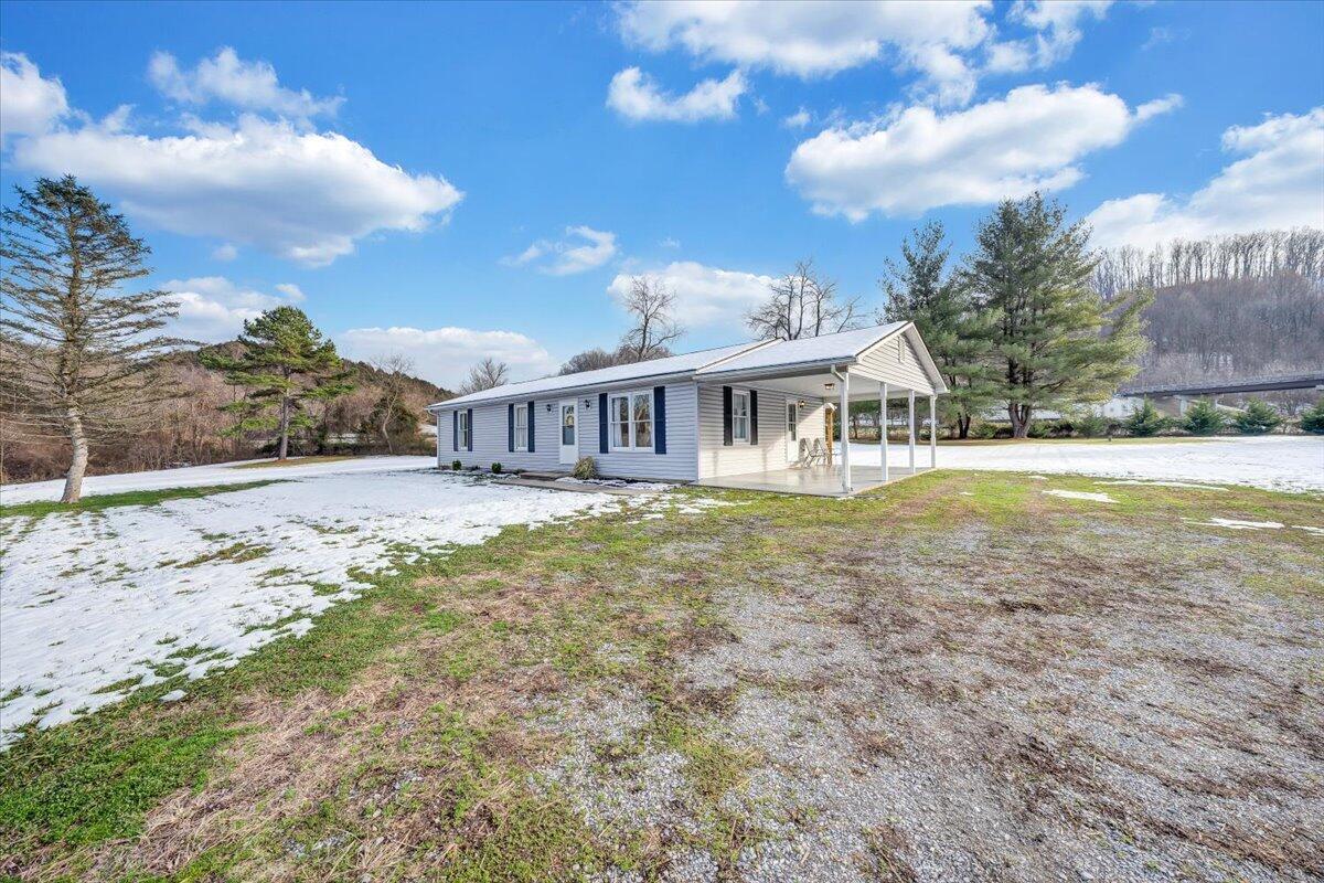 77 Hardbarger Road Buchanan, VA 24066 - Photo 3 of 40 02-MIB04235
