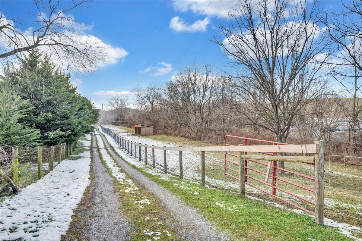 77 Hardbarger Road Buchanan, VA 24066 - Photo 36 of 40 34-MIB04277