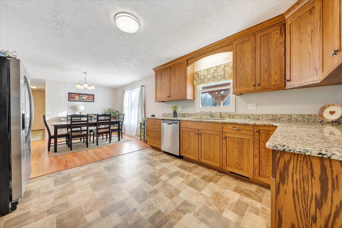 77 Hardbarger Road Buchanan, VA 24066 - Photo 6 of 40 06-MIB04178