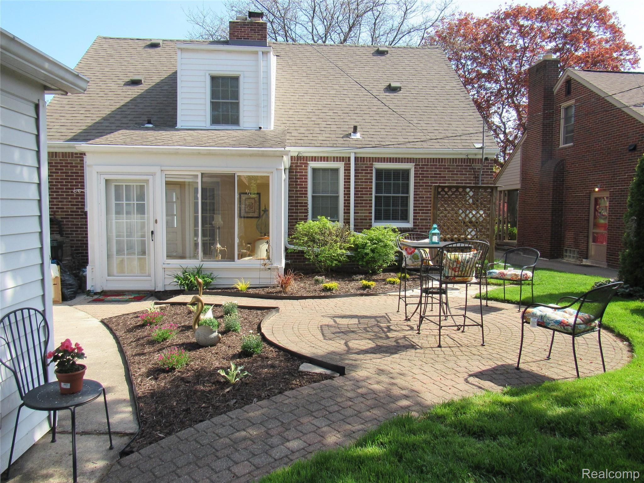 1635 Fairholme Road Grosse Pointe, MI 48236 - Photo 42 of 42 29.JPG