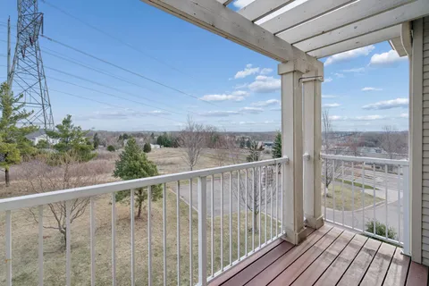 $249,900 | 1244 County Rd D East, Unit 206, Maplewood, MN 55109