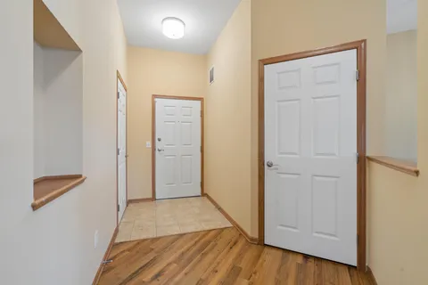 $249,900 | 1244 County Rd D East, Unit 206, Maplewood, MN 55109