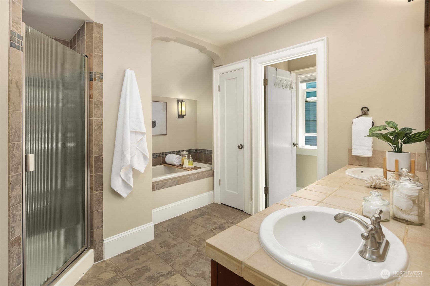 512 North 65th Street Seattle, WA 98103 - Photo 19 of 31 Gallery Image 19