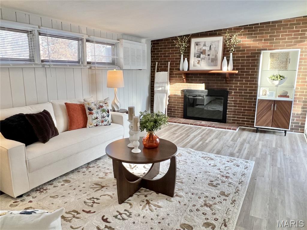 2463 St Giles Road St. Louis, MO 63122 - Photo 3 of 40