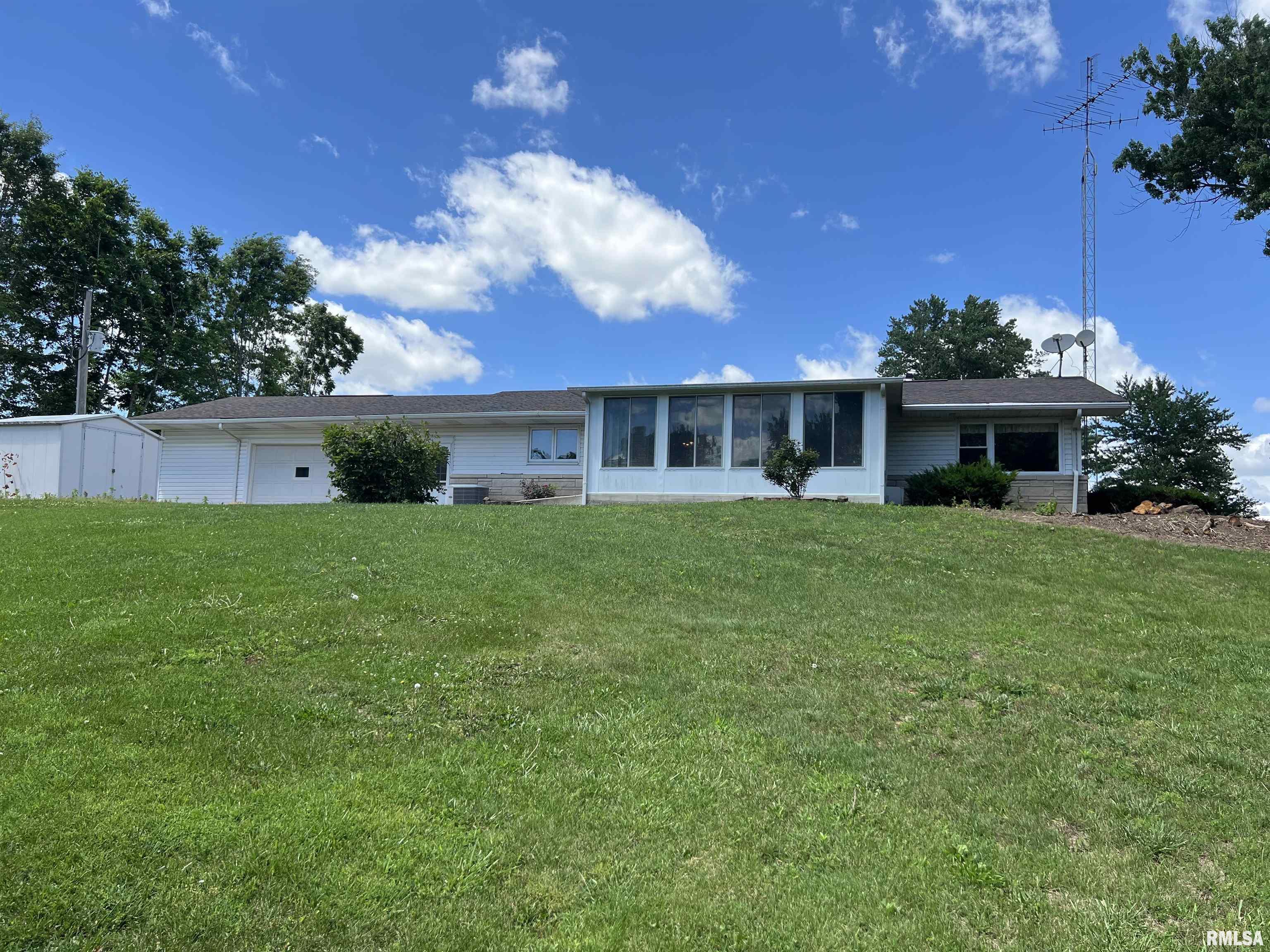 1985 Ladue Road Jacksonville, IL 62650 - Photo 7 of 62