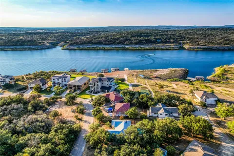 $450,000 | 3110 Point Cove, Lago Vista, TX 78645