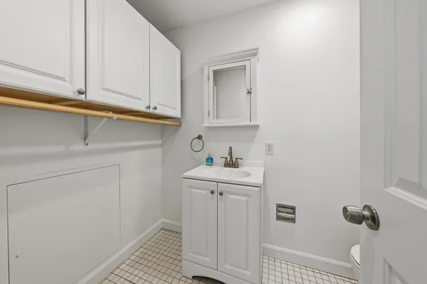 $3,400 | 5921 Barbados Place, Unit 202, Rockville, MD 20852