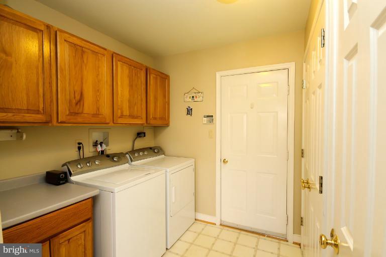 5210 Gunpowder Road Fairfax, VA 22030 - Photo 11 of 30 Laundry / Mud Room