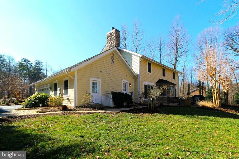 5210 Gunpowder Road Fairfax, VA 22030 - Photo 27 of 30 Rear Yard