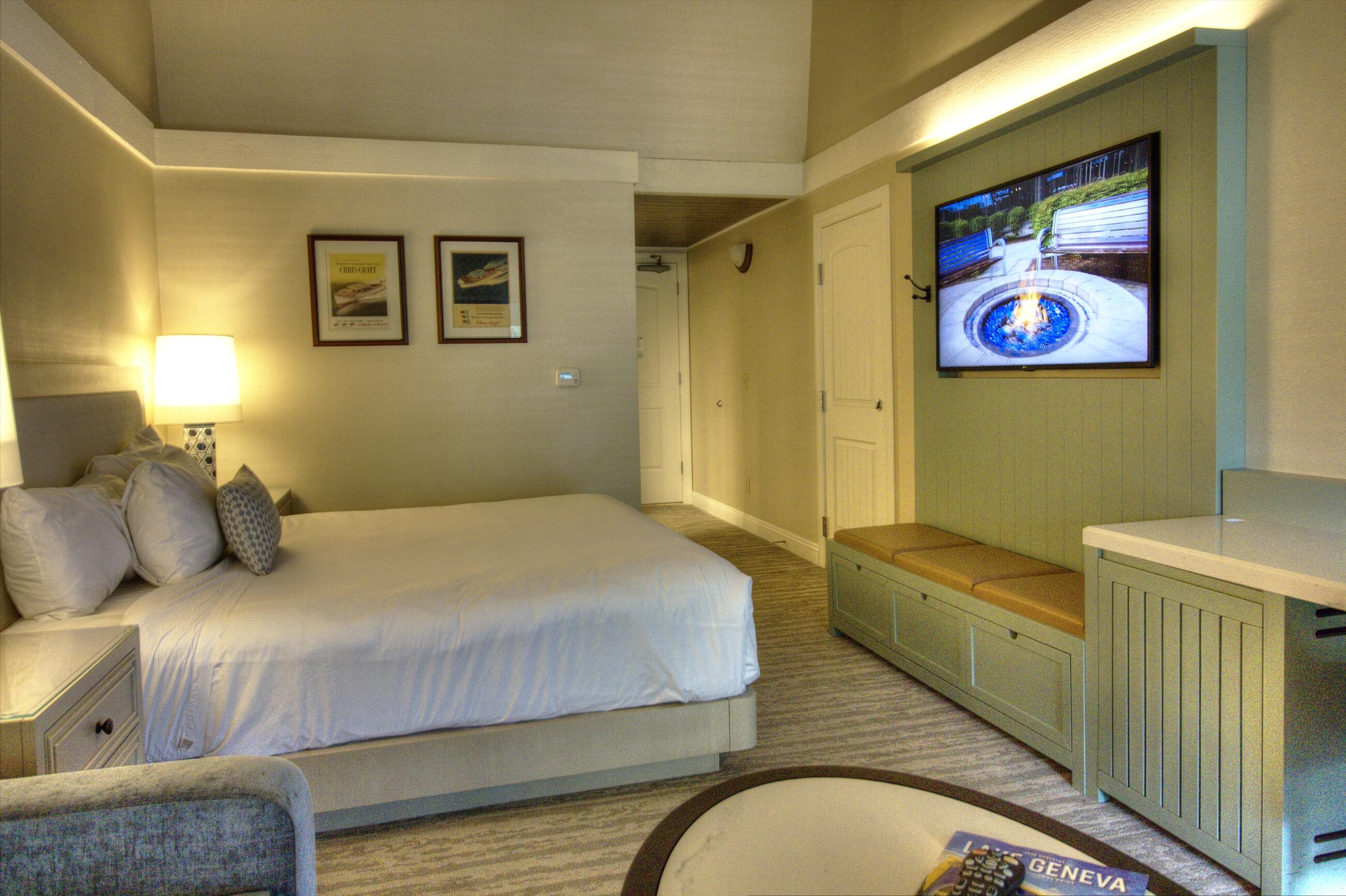 269 Fontana Boulevard, Unit 2369 Fontana, WI 53125 - Photo 11 of 17 Room-2