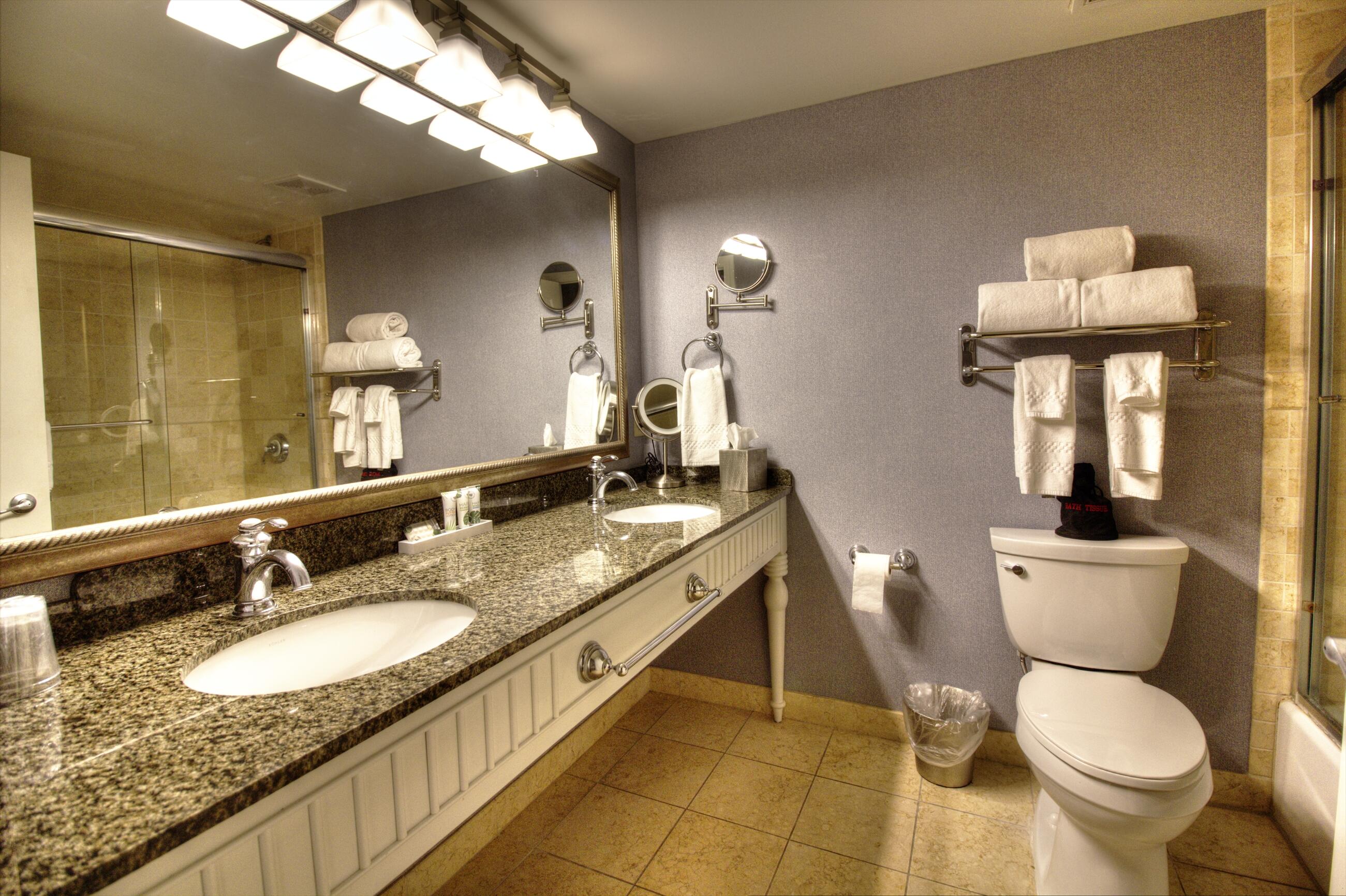 269 Fontana Boulevard, Unit 2369 Fontana, WI 53125 - Photo 13 of 17 Bathroom-1