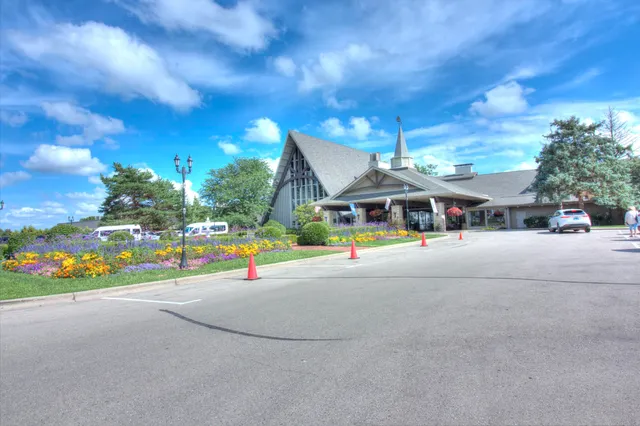 $142,000 | 269 Fontana Boulevard, Unit 2369, Fontana, WI 53125