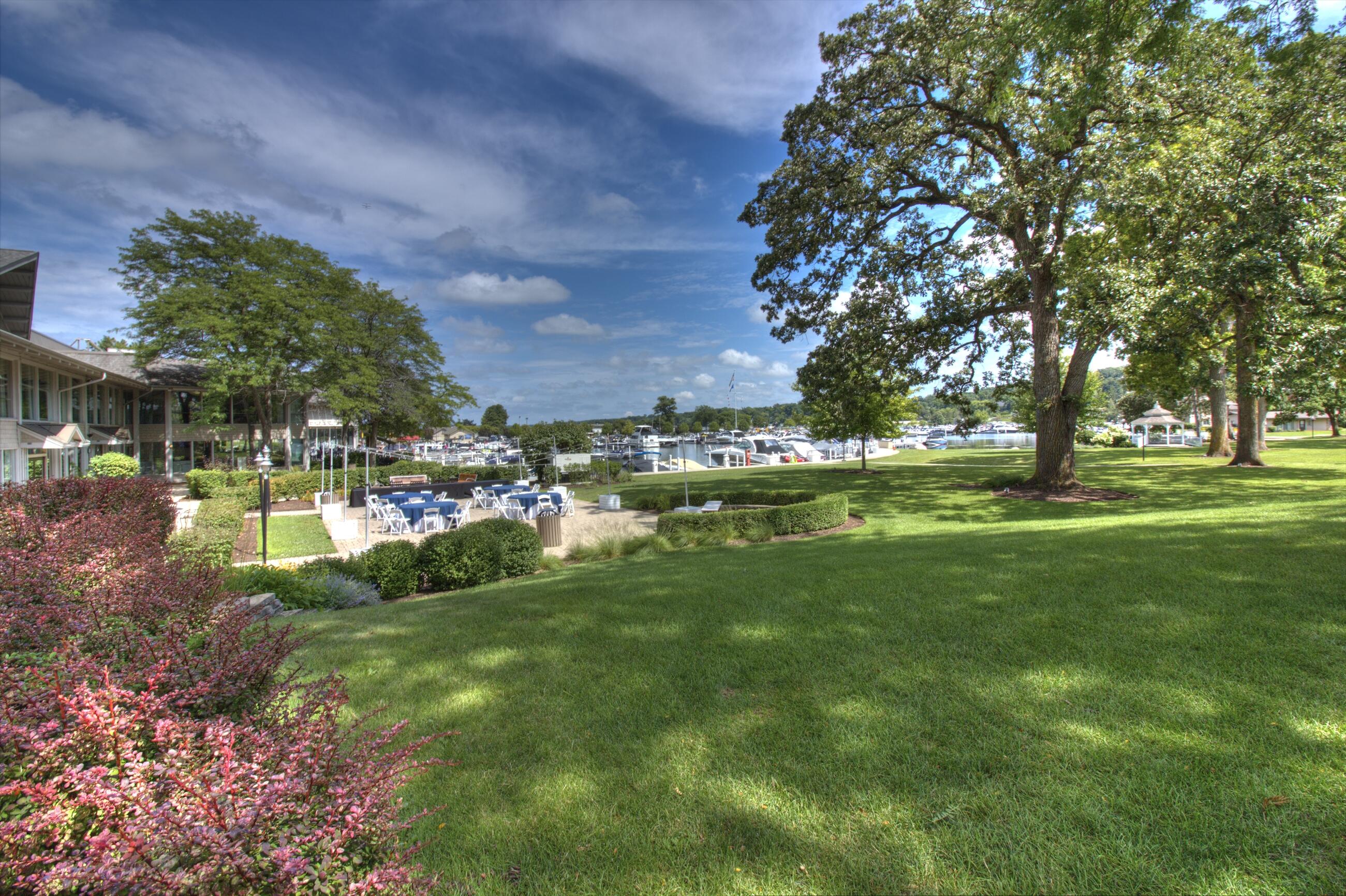 269 Fontana Boulevard, Unit 2369 Fontana, WI 53125 - Photo 3 of 17 Harbor-1