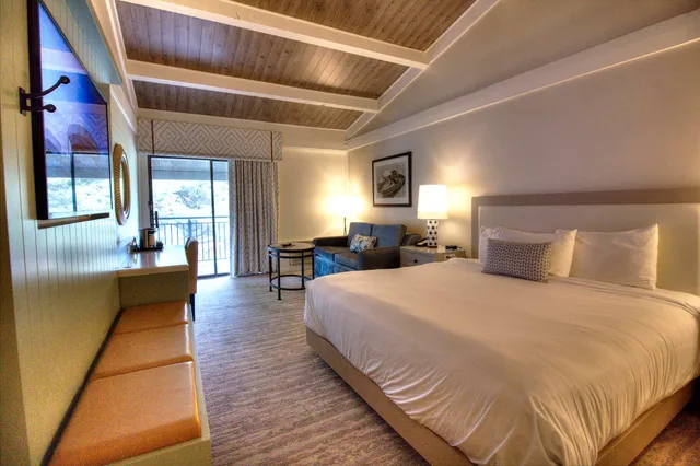 $142,000 | 269 Fontana Boulevard, Unit 2369, Fontana, WI 53125