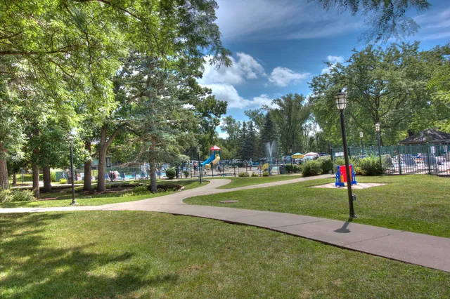 $142,000 | 269 Fontana Boulevard, Unit 2369, Fontana, WI 53125