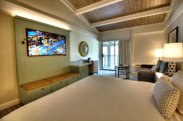 $142,000 | 269 Fontana Boulevard, Unit 2369, Fontana, WI 53125