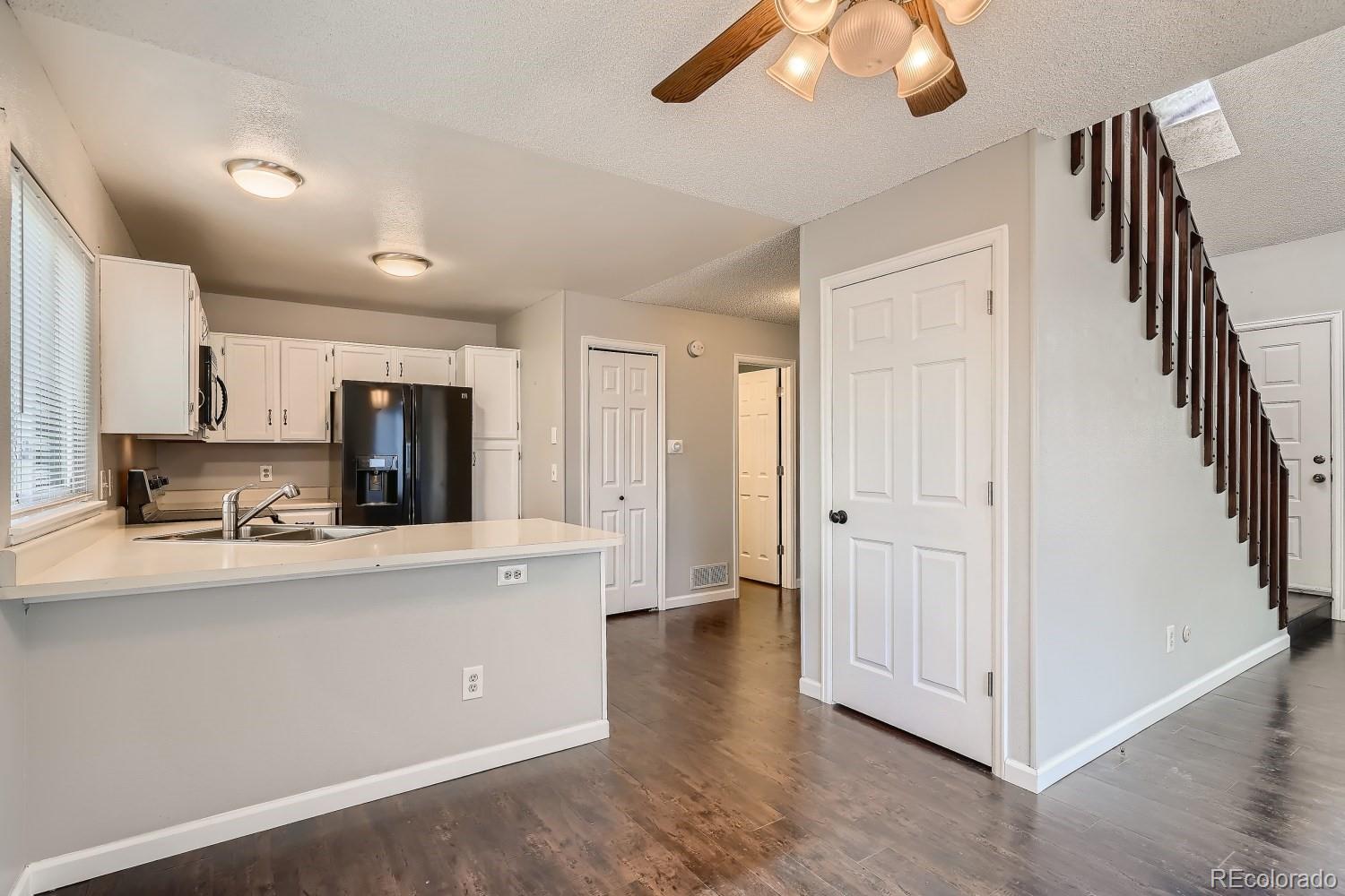 569 Longfellow Lane Highlands Ranch, CO 80126 - Photo 7 of 22 Gallery Image 7