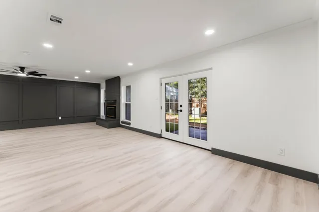 $2,500 | 26 East Woodtimber Court, Spring, TX 77381