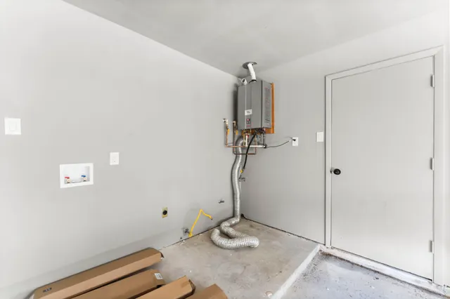 $2,500 | 26 East Woodtimber Court, Spring, TX 77381